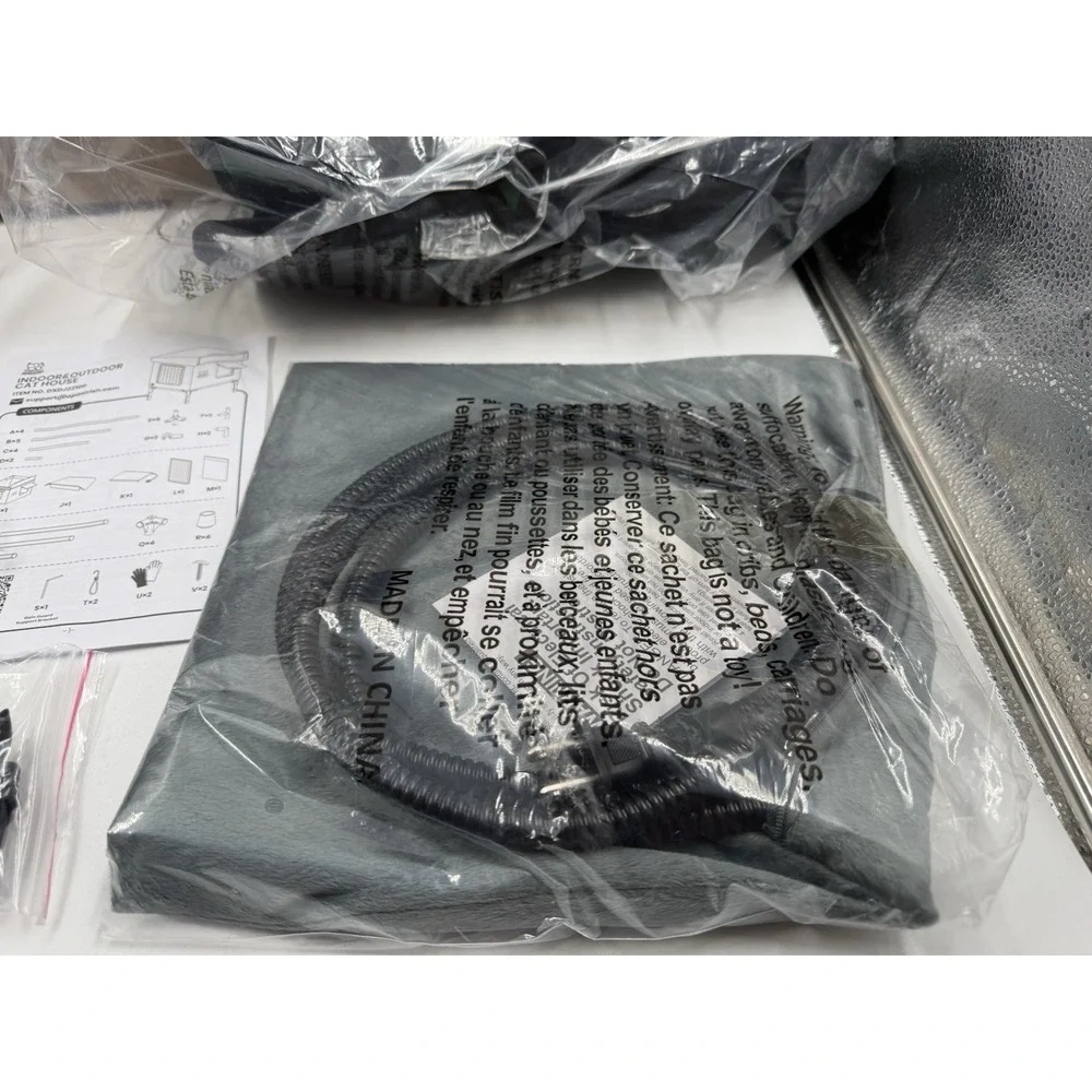 Apasiri Heated Cat House for Outdoor: Weatherproof Outside‎ Cat Shelter,